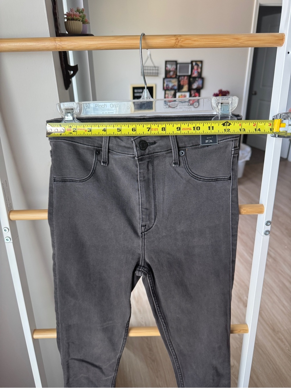 Abercrombie & Fitch Women’s Skinny Jeans in Washed Charcoal - Picture 6 of 6